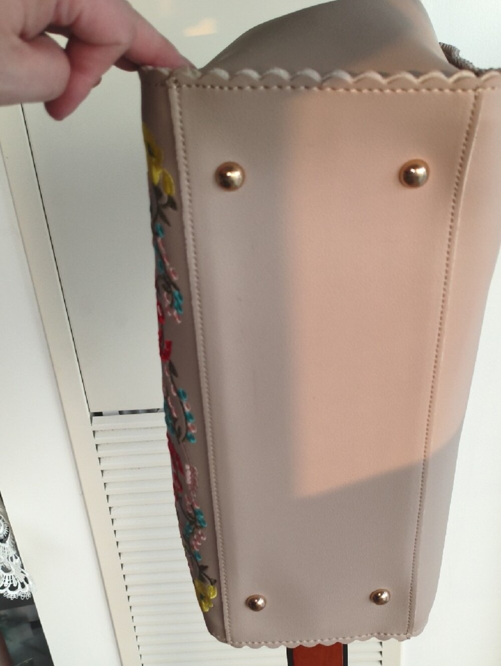 BNWT Urban Expressions Embroidered Floral Top-Handle/Crossbody Handbag - Picture 12 of 12